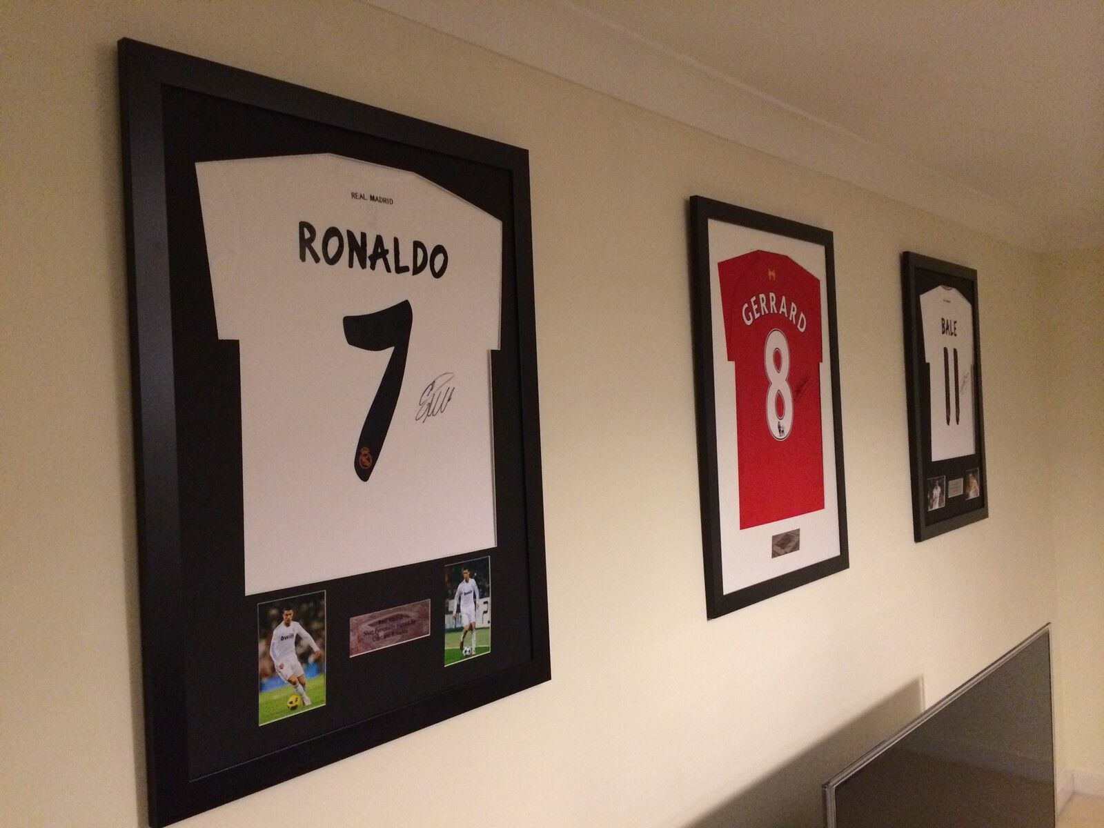 a T-Shirt style DIY Frame Portrait photo cutouts with plaque